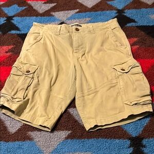 Men's Tan American Eagle Cargo Shorts